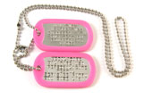 Set 2 medalioane militare SUA dog tag personalizate cu textul dorit de client, din inox lucios , lanÈ› 70 cm, lanÈ› 10 cm, cauciucuri roz fluorescent, garanÈ›ie pe viatÄƒ anti ruginÄƒ. Importat din Statele Unite ale Americii de la furnizorul armatei SUA.